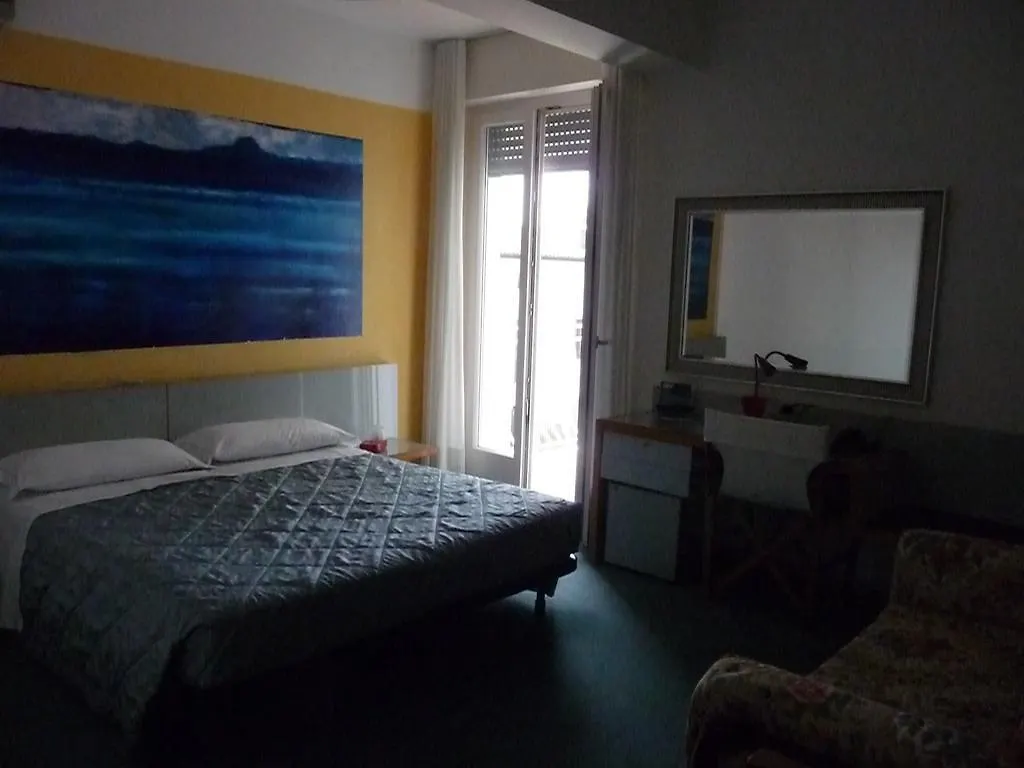 סירמיונה Hotel Luna איטליה