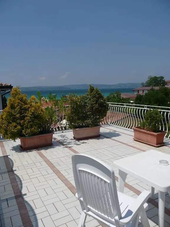 סירמיונה Hotel Luna