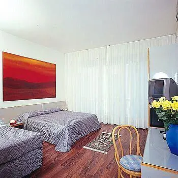 סירמיונה Hotel Luna איטליה