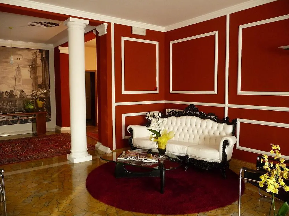 סירמיונה Hotel Luna
